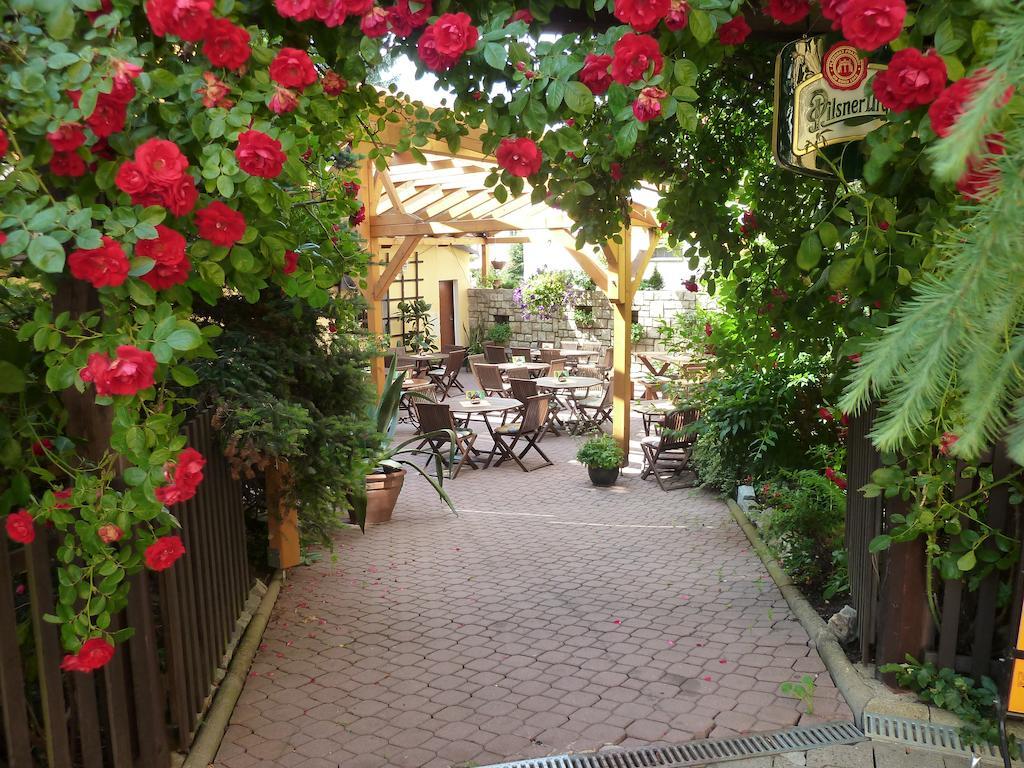Penzion Holiday Mariánské Lázně Exterior foto